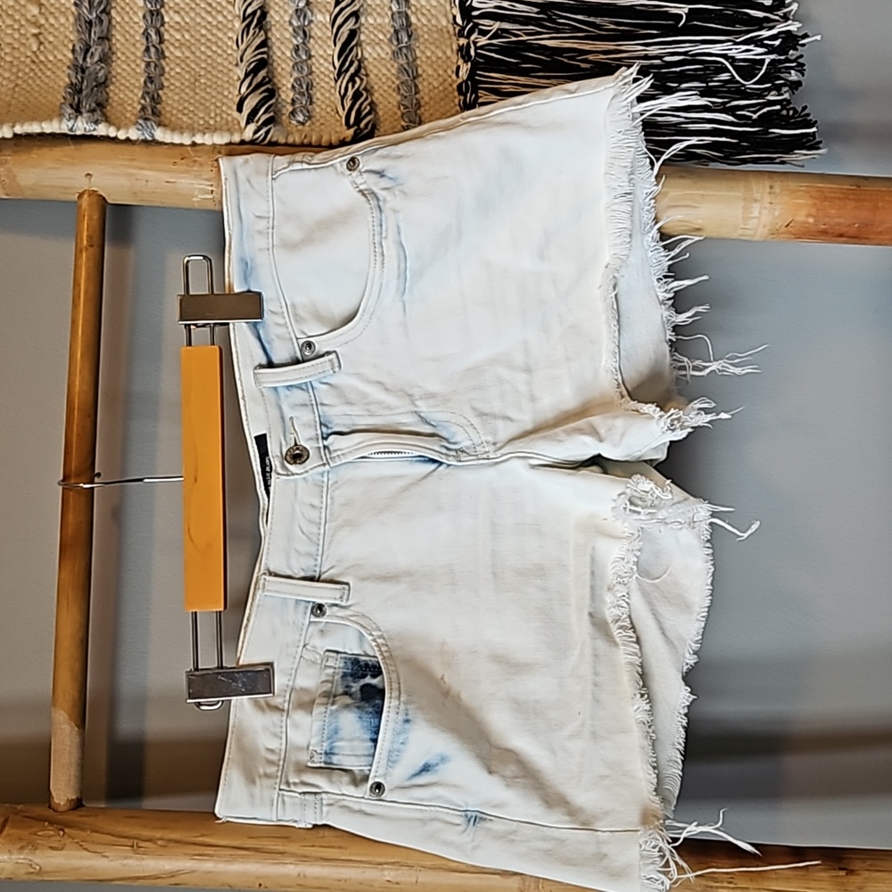 Lucky Brand "THE CUTTOFF" Bleached Short